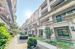台南亞太棒球場＆史博館｜太子花博美車墅