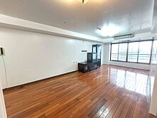 國揚青年高樓邊間三房車位