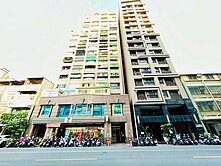 三多商圈‧國民市場高質感溫馨平移車位時尚套房