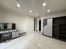 專任|西區教育大學旁大地球高樓層套房