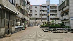 小港國宅大三房有車位有管理員免追垃圾車