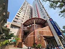 開價就是實登🔥亞灣三多商圈超大四房三衛雙車位