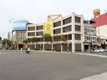 高雄屏東房屋土地 屏東市站前店面  高屏成家找展哥