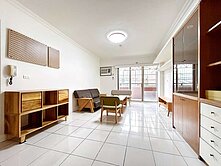 單價2字頭｜衛武營旁｜大三房平車｜陽台進出 