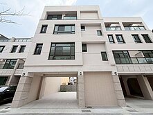竹山市區｜全新透天｜大地坪可停四車｜山水竹苑