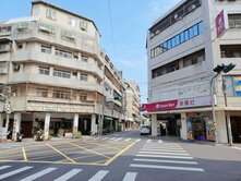 北區親親影城角間店住