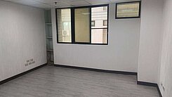 三多商圈近捷運輕軌停車方便格局方正恬靜通風採光好