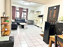 溫馨美屋邊間四房~~ 近黃昏市場 公園 ~~