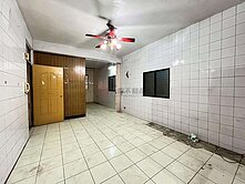 溪洲公園近美屋三樓~近秀泰影城 車站 ~~