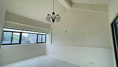 全新裝潢美式透天0936256079鄭S