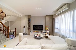 仁武霞海面寬雙車墅2年輕屋齡