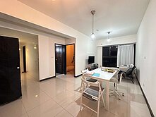 八里左岸晴灣大空間一房車衛浴開窗~