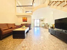 捷運宅高樓四房車位 | 城市桂冠