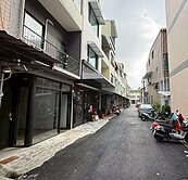 【卿】~美術館.內惟市場 可收租可店住簡約透天