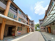 「獨家」麻豆透天門前停車9套房
