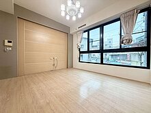 Lily承辦🐰低於實登北太平輕屋齡電梯別墅 