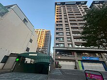 八德正中山路~1~2樓.大面寬.邊間店面 ~雙車位