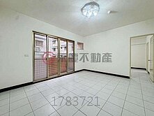 鶯歌區育賢街大吉地三房兩衛坡平車位-永慶紫畇