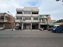 ⭐草衙面學校正路上傳家黃金店面透天⭐