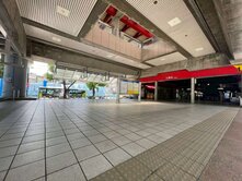 我是承辦石牌站旁微型商辦掛招顯眼輝達黃仁勳士北科