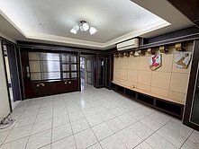 洲際漢神旁｜次頂樓入門玄關｜大室內２８坪｜三房平車