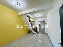 海佃商圈近麥當勞整新透天