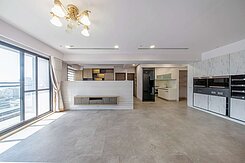 文化一品最大戶l公園首排l連號雙平車l明星學區宅