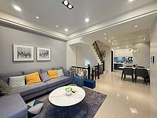 長億商圈免整理｜坤悅迎新墅｜邊間臨路別墅 屋主我熟