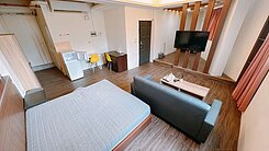 逢甲夜市三角窗金店王