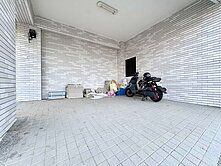 ★東森壯壯★南屯全新三面採光臨路角間孝親透天