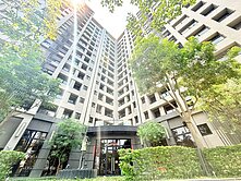 樂福  一中精武商圈2房車位樹梢戶