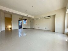 降價~喜來登商圈/挑高大面寬金店面+車位