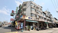深18米｜地坪37.8坪｜角間振興路雙面臨路透店