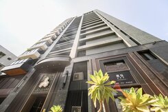 巨蛋百貨學區美裝質感立即入住三房