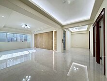 忠明國小捷運站百萬裝潢坡道平面車位