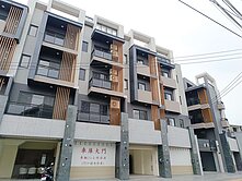 烏日溪南全新臨路質感店墅