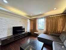 龍井區中社一街精緻裝潢🍎臨路車庫別墅