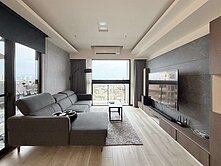 專任｜新光重劃區｜近26坪大兩房平車＋高空露台