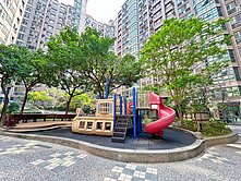 仁美學區★松竹捷運商圈★景觀大三房車位！室內27坪