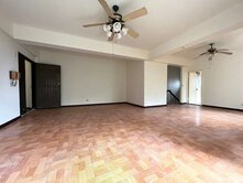 陽光山林下疊大花園