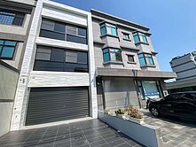 專任新竹芎林星巴克旁文德路上大地坪住商透天