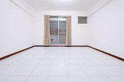 專任大降百萬💖東區最俗東英公園旁臨路透店前院停車