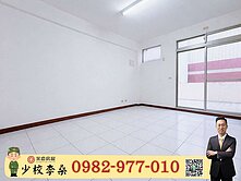 🪖少校李桑🎖| 東英公園 | 前院停車臨路透店