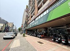 AA七賢_老牌餐廳｜大地坪｜電梯金店面｜前路後巷