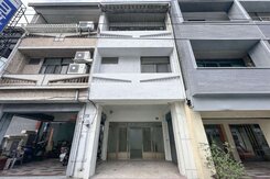 竹山臨路店金面透天 | 近交流道
