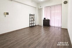 西區向上市場華美街 黃金樓店 +大平面車位