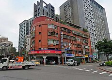 大搶手👍中和大坪數黃金二樓3房~5分鐘到景安捷運