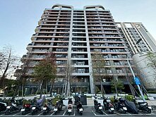 楠梓高大河畔綠茵無敵景觀｜百萬精美裝潢大三房平車