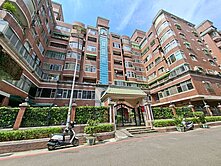 南崁高中旁邊間華廈一樓三房車