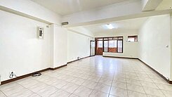 親友獨賣~頂溪仁愛101旁絕版四房車位~